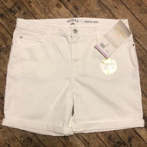 NWT Riders by Lee mid rise short